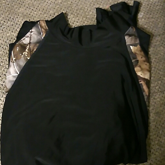 Top - Picture 2 of 2